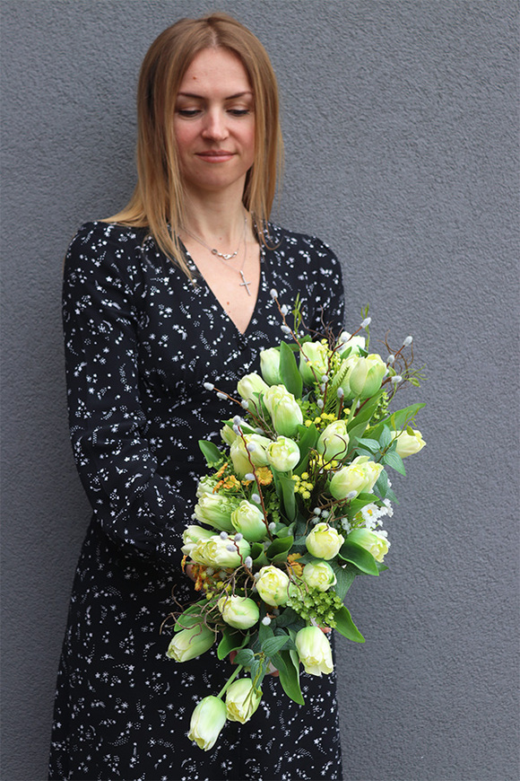 Green Tulips Laos, wiosenna kompozycja	