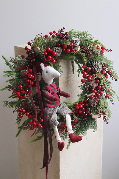 Mysia Gwiazdka, asymetryczny świąteczny wianek na drzwi