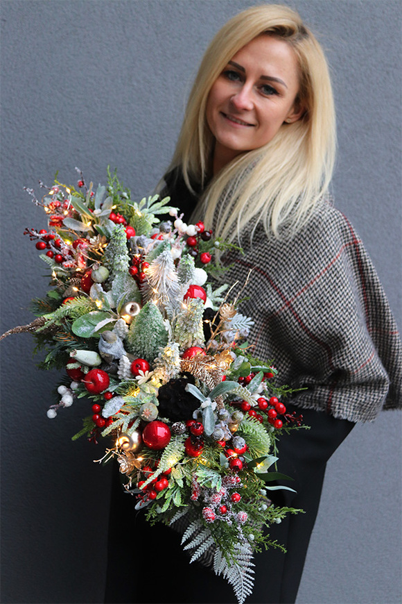 Czerwona Rezydencja, stroik świąteczny LED,