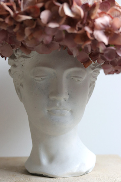 Dama w Kapeluszu, kompozycja kwiatowa, wym.40x42cm