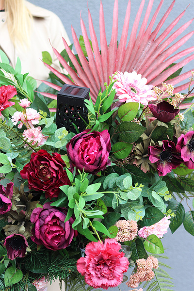 Bolonia Fretra, wiązanka nagrobna z lampionem