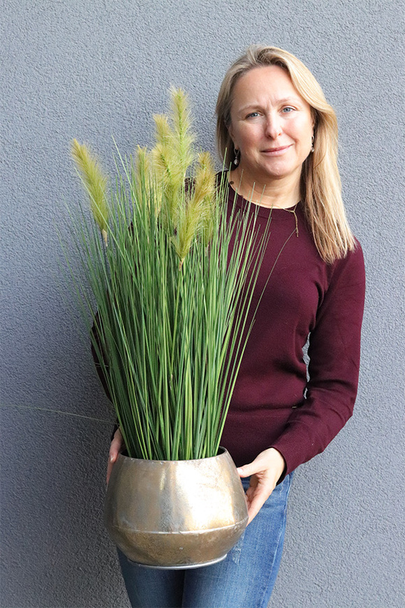 Benita, sztuczna trawa w oryginalnej donicy