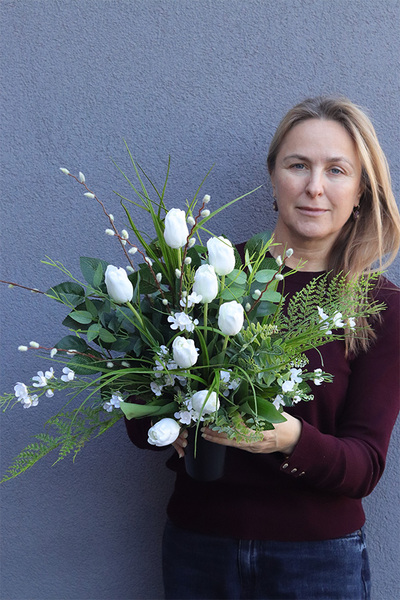 Leśne Tulipany, bukiet nagrobny we wkładzie do wazonu