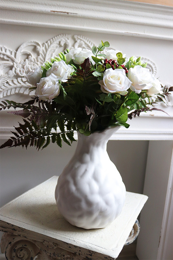 Dulcynea, bukiet z różami w wazonie