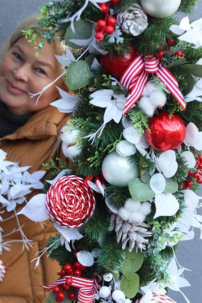 Red&White, świąteczna girlanda na kominek