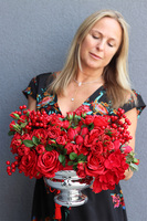 Czerwień to Miłość 2, kompozycja w złotym pucharze