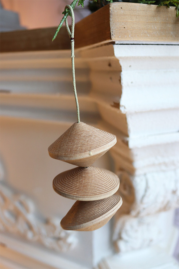 Modern Wood House, drewniane zawieszki na choinkę