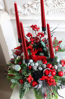 Adventi, adwentowy stroik ze świecami na świeczniku