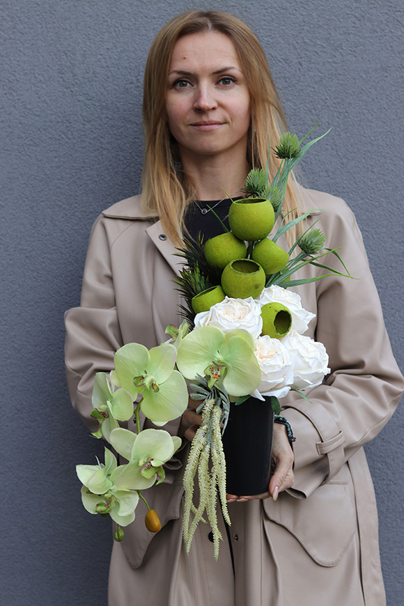 OD RĘKI Gerre, bukiet nagrobny we wkładzie, dł.50cm