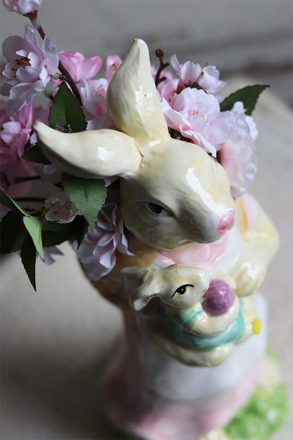 Królicza Mama, wielkanocna kompozycja z zającem, wym.32x15cm