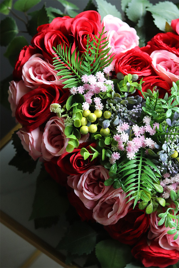 Neffa Red, stroik nagrobny serce