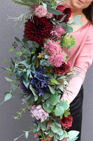 Betrana, dekoracyjna girlanda kwiatowa