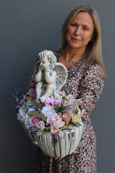 Angelo Relania, kompozycja nagrobna z aniołem