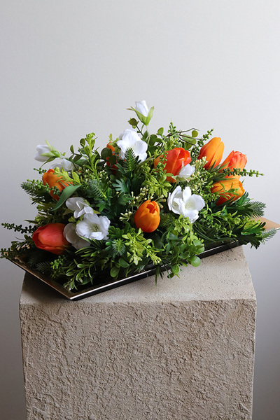 Eleni Tulips, stroik wielkanocny z tulipanami