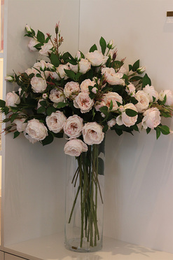 Roses Secret of Flowers, kompozycja kwiatowa w wazonie, wys.75cm 