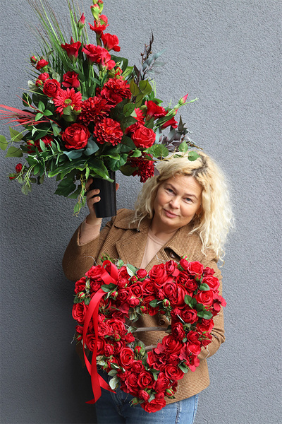 Red Flowers, bukiet nagrobny we wkładzie