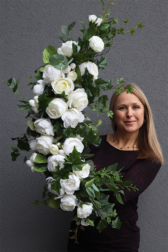 Biała Korona Selenia, elegancka girlanda z białymi kwiatami