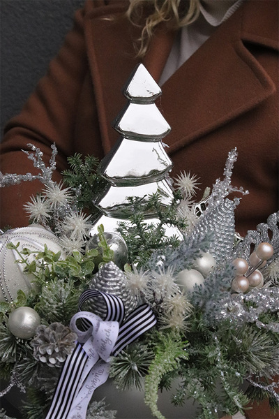 Winter Cecile LED, świąteczny stroik w szklanej misie