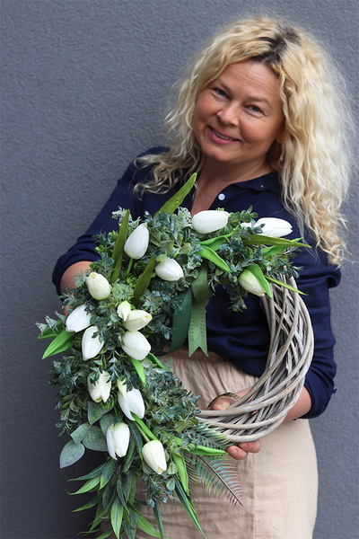 Tulipa 2, dekoracyjny wianek z tulipanów