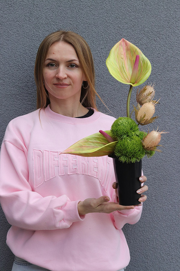 Clear Design Ramona, nowoczesny bukiet nagrobny we wkładzie