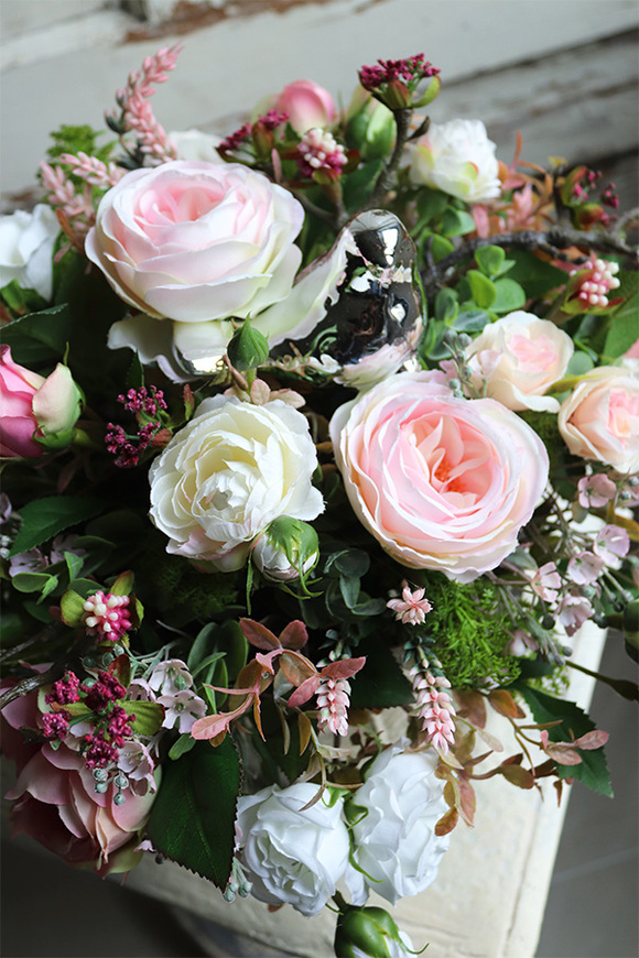 kompozycja kwiatowa w srebrnej donicy, Silver Pinko, wym.26x32cm