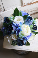 Bluenia Velvetia, welurowy flowerbox z niebieskimi kwiatami, wym.32x30cm