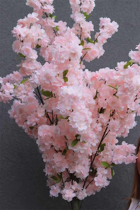 Kwitnąca Wiśnia, sztuczna roślina w doniczce