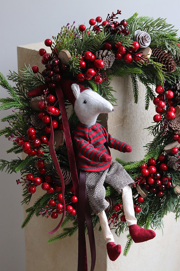 Mysia Gwiazdka, asymetryczny świąteczny wianek na drzwi