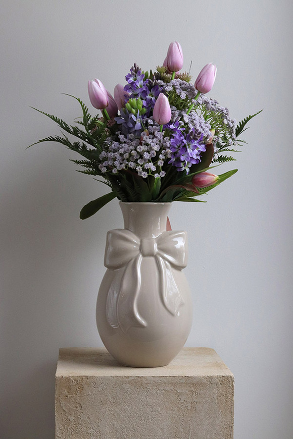 Kokarda Beige, wazon ceramiczny z kokardą