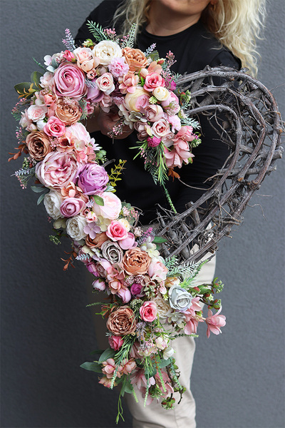 Georita 2, wieniec nagrobny w kształcie serca