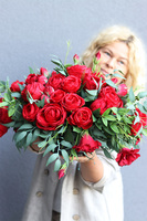 Czerwona Łuna 2, kompozycja nagrobna w misie