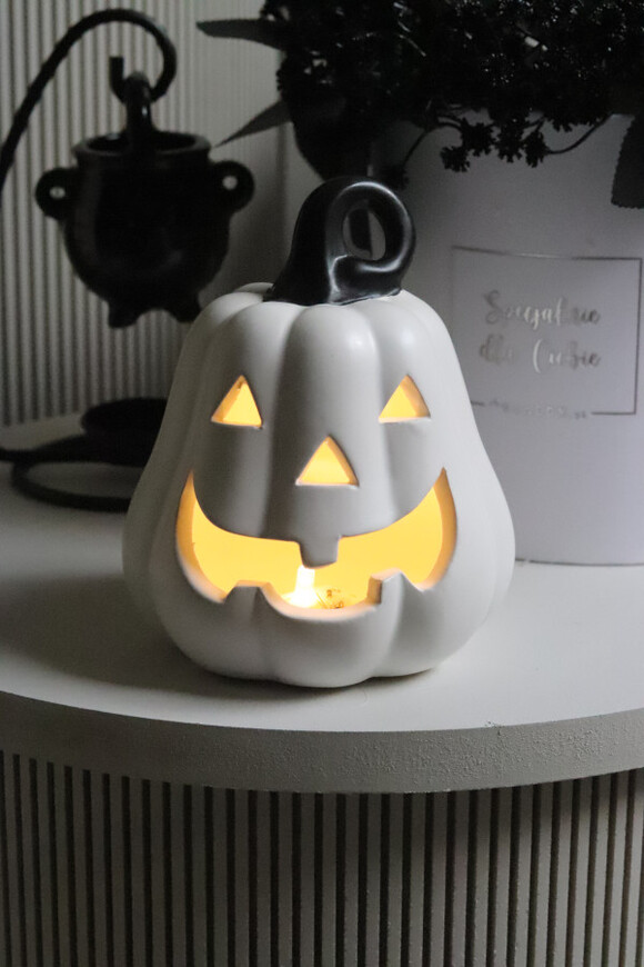 Halloween, dekoracyjna dynia ceramiczna lampion	