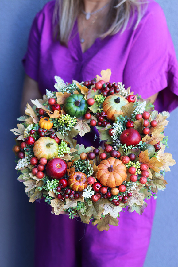 Liście i Dynie, jesienny wianek z atrybutami jesieni, śr.30cm