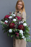 Ruberia Maxi, bordowa wiązanka nagrobna na desce