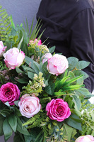 Kalipso Amarantis, wiązanka nagrobna na desce