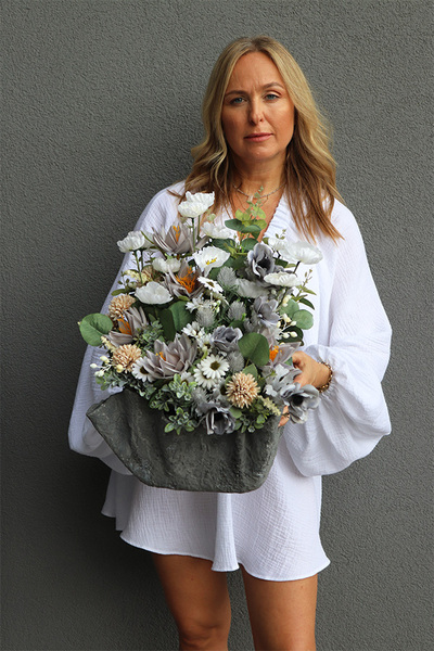 Volcan Szarotka, kompozycja nagrobna w misie