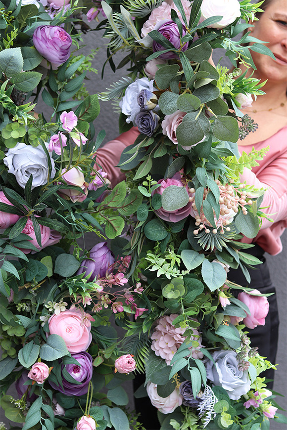 Fiolettidana, dekoracyjna girlanda kwiatowa