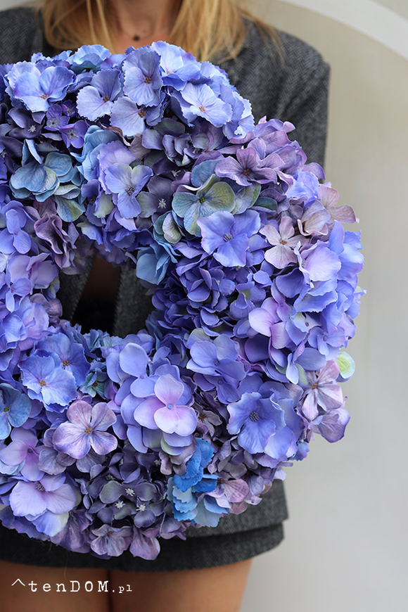 Hortensje Violet, wianek na drzwi z hortensji