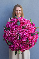 Amarant Provance, bogaty kosz z peonią i hortensją