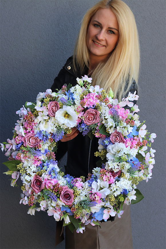 kwiatowy wianek z bzami, Czarująca Wiosna Nova, śr.60cm
