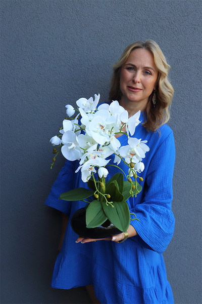 Milia Black, sztuczny storczyk w czarnej misie