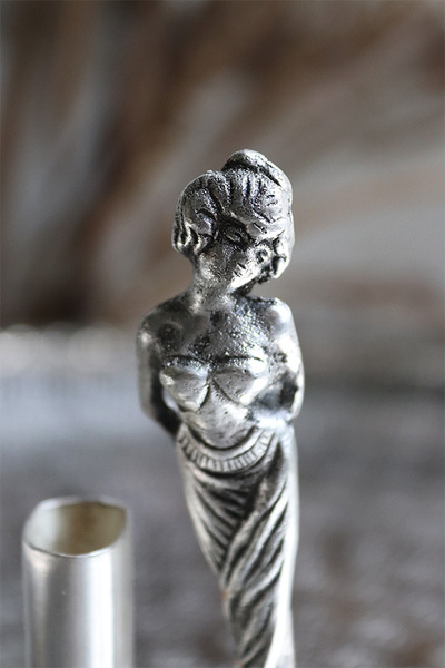 Dama, posrebrzany pojemnik na wykałaczki,  wys.10.5cm 