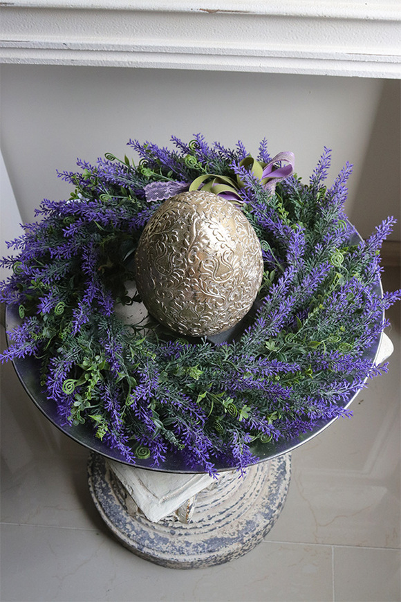 Lavende, wielkanocny stroik na talerzu z jajem