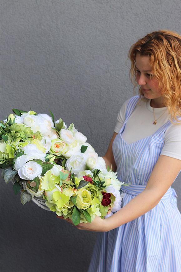 Caryca Katarzyna Greenland, efektowny wianek na drzwi