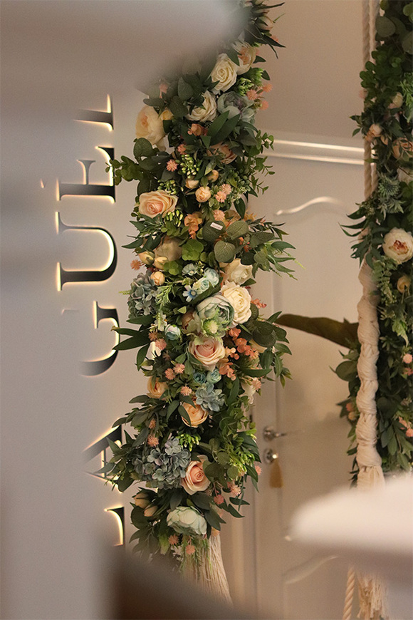 La Guel Blue, elegancka girlanda kwiatowa