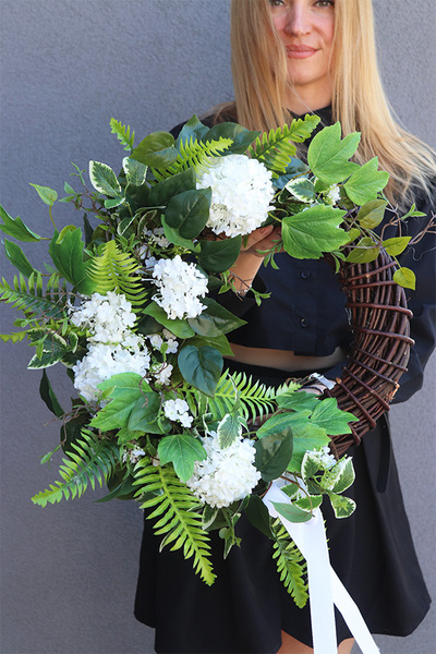 OD RĘKI Santiago, wianek komunijny z białych kwiatów, śr.48cm