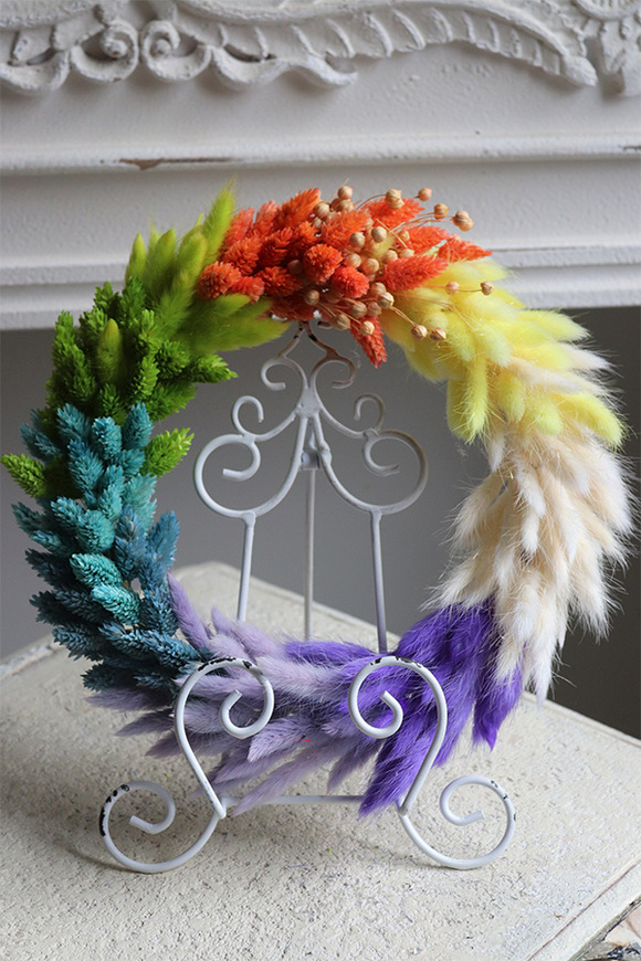 Tęczowy Susz Velveti, stroik wielkanocny z zającem