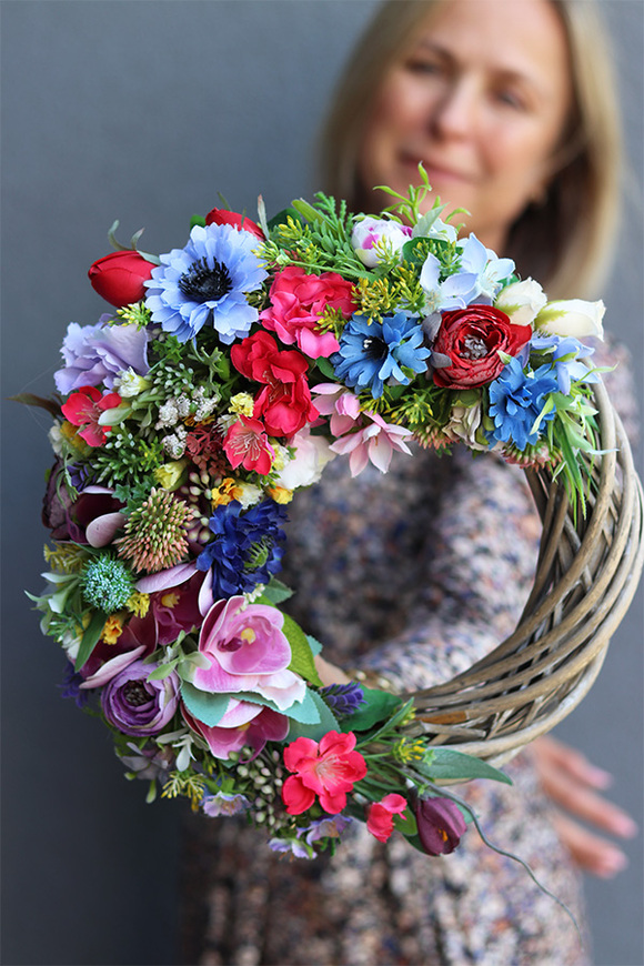 Lolla, wianek na drzwi z chabrami i makami