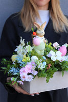 Easter Bunny Concrete, stroik wielkanocny z zajączkiem