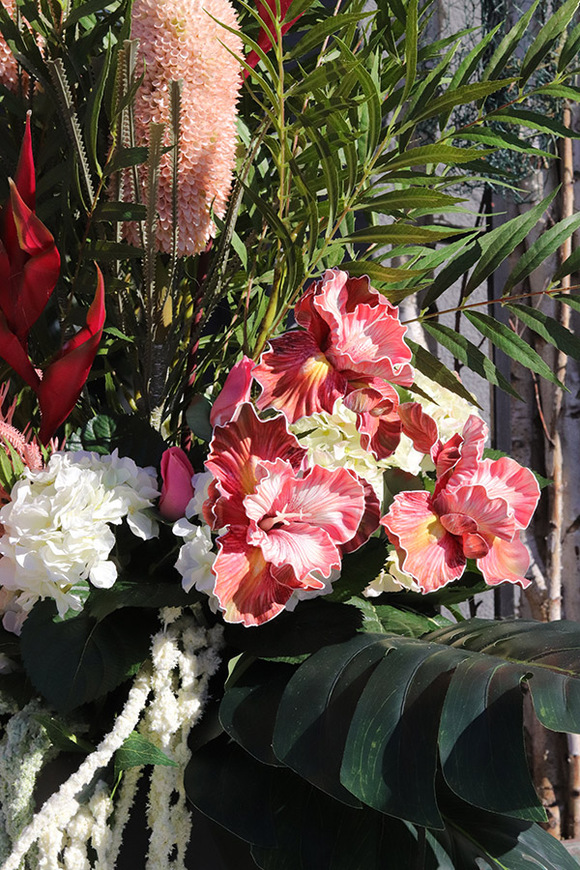 Ermitage, podłogowa dekoracja kwiatowa